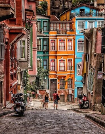 balat-istanbul-turkey-7-768x960 (2)