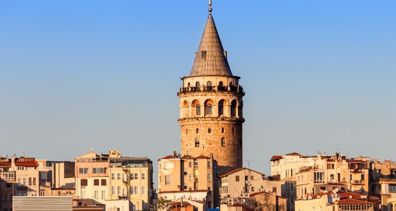 Galata Kulesi’ne Havalines VIP ile Tarihi Yolculuk