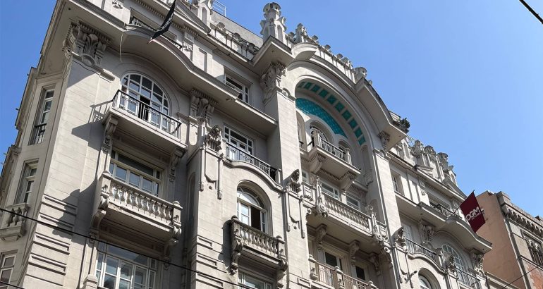 Mısır Apartmanı’na Havalines VIP ile Sanatsal Keşif Yolculuğu